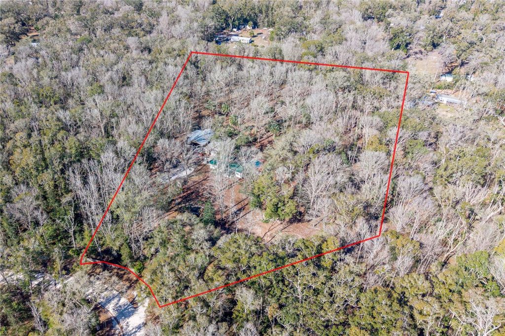 Image 24 of property listing at 383 NE 355TH AVENUE, Old Town, FL 32680