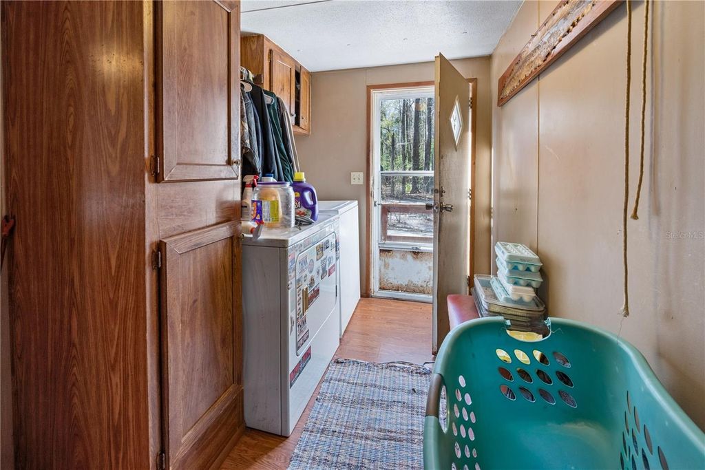 Image 10 of property listing at 383 NE 355TH AVENUE, Old Town, FL 32680