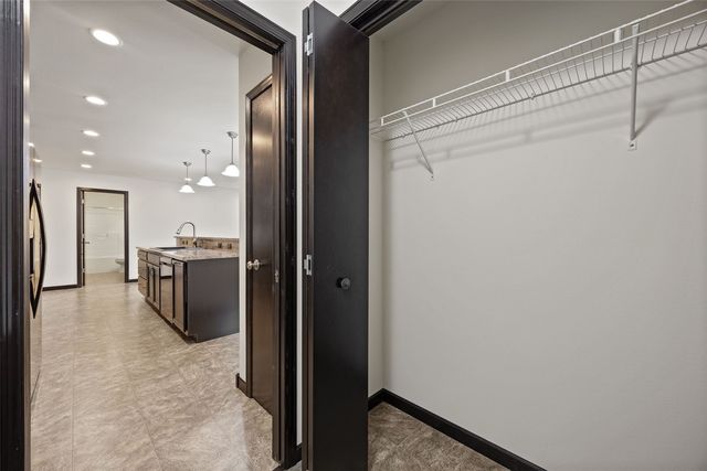 3825 Whitman Ave, Marion, IA 52302