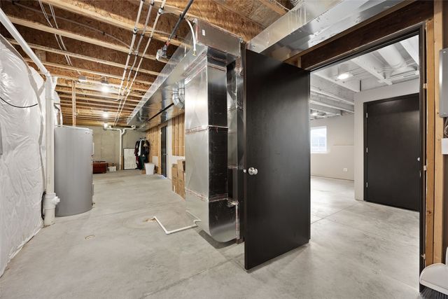 3825 Whitman Ave, Marion, IA 52302