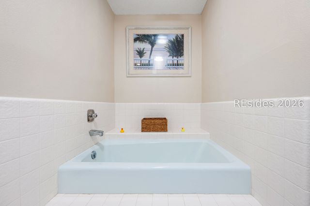 71 Skull Creek Dr Apt B101, Hilton Head Island, SC 29926