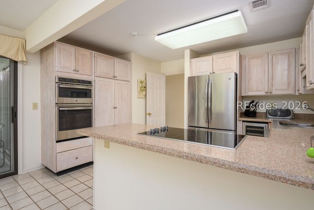 71 Skull Creek Dr Apt B101, Hilton Head Island, SC 29926
