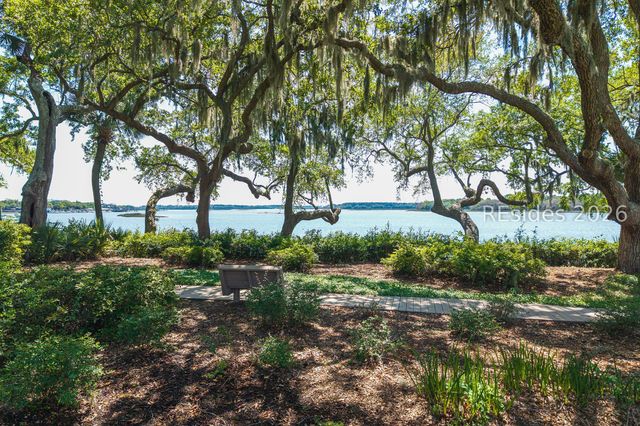 71 Skull Creek Dr Apt B101, Hilton Head Island, SC 29926