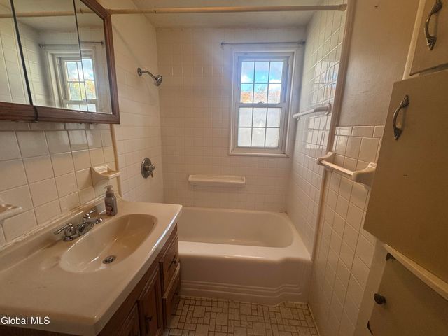 39 Reber Street, Colonie, NY 12205