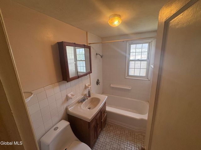 39 Reber Street, Colonie, NY 12205