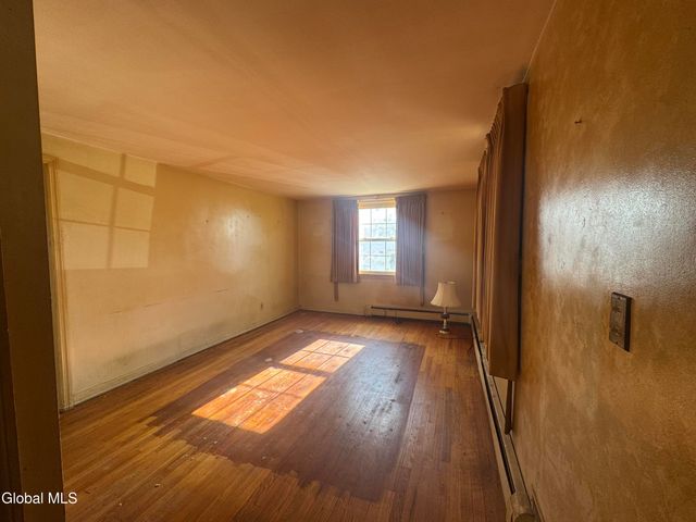 39 Reber Street, Colonie, NY 12205