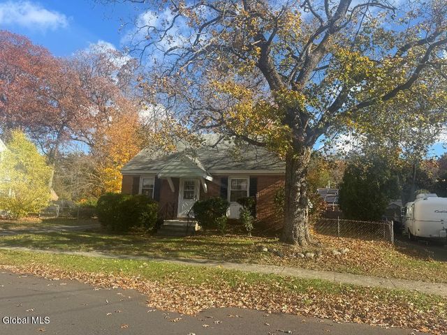 39 Reber Street, Colonie, NY 12205