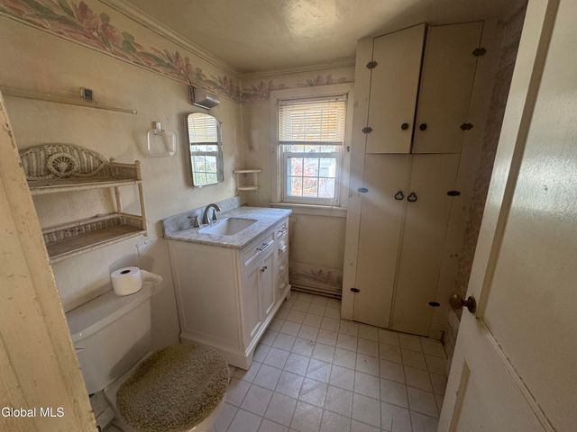 39 Reber Street, Colonie, NY 12205