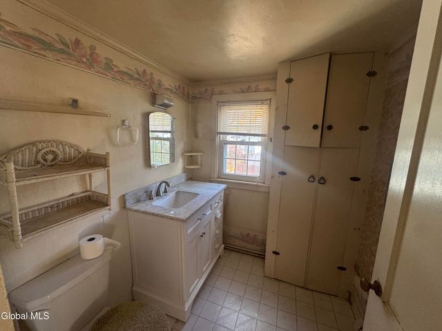 39 Reber Street, Colonie, NY 12205