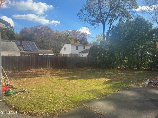 39 Reber Street, Colonie, NY 12205