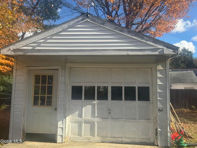 39 Reber Street, Colonie, NY 12205