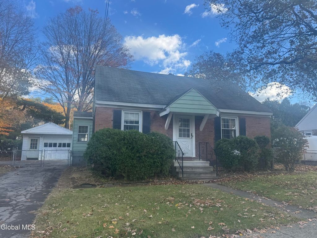 39 Reber Street, Colonie, NY 12205