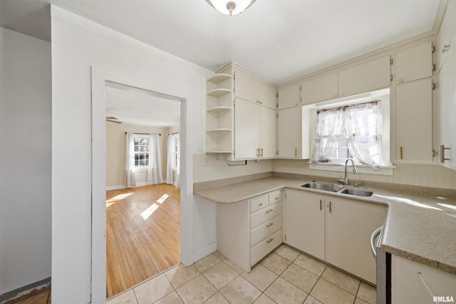 269 S THORNCREST Avenue, Creve Coeur, IL 61610