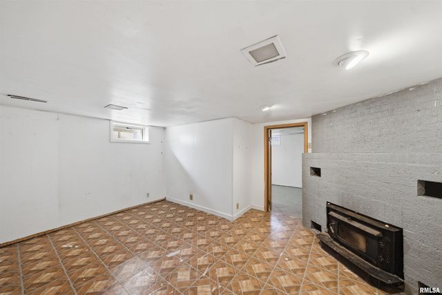 269 S THORNCREST Avenue, Creve Coeur, IL 61610