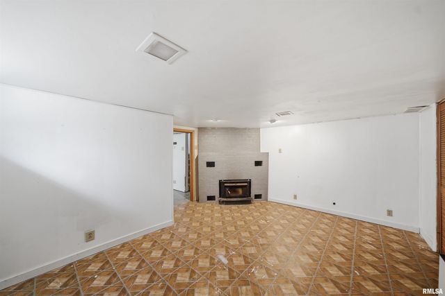 269 S THORNCREST Avenue, Creve Coeur, IL 61610