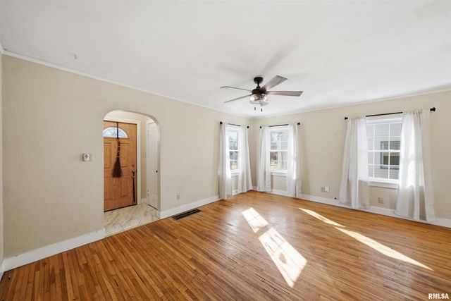 269 S THORNCREST Avenue, Creve Coeur, IL 61610