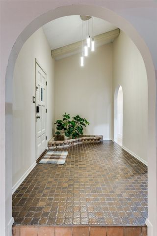 705 Lake Louise Road, Fort Worth, TX 76103