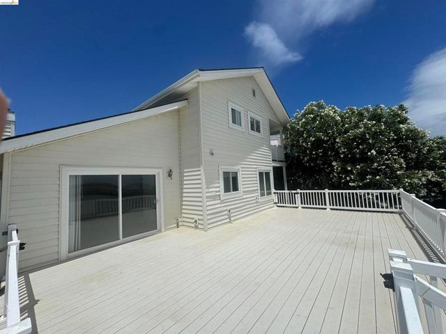 5880 Starboard Dr, Discovery Bay, CA 94505