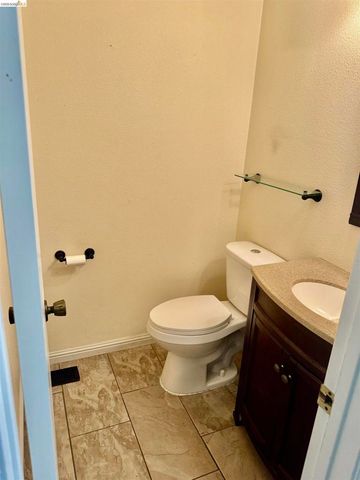 5880 Starboard Dr, Discovery Bay, CA 94505