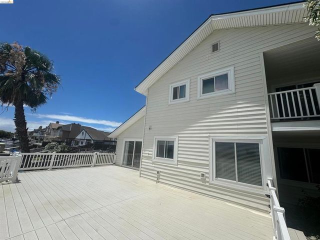 5880 Starboard Dr, Discovery Bay, CA 94505