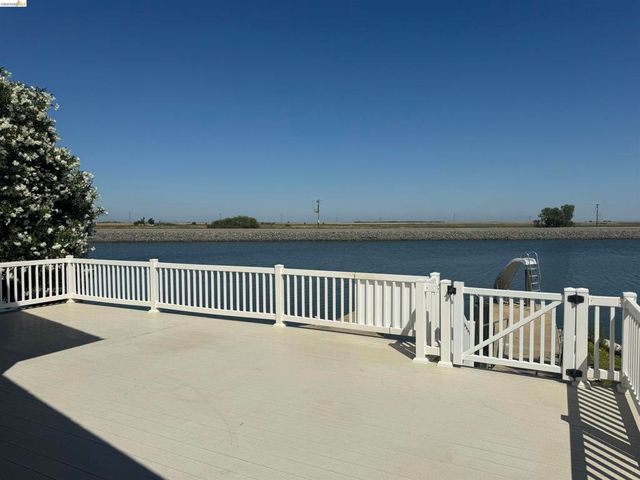 5880 Starboard Dr, Discovery Bay, CA 94505