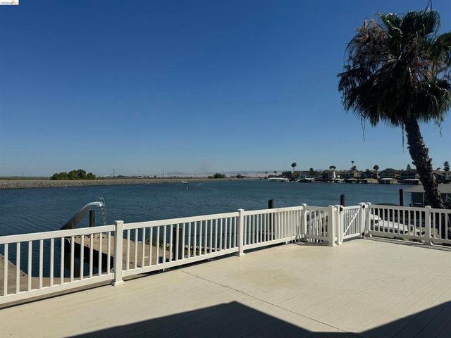 5880 Starboard Dr, Discovery Bay, CA 94505