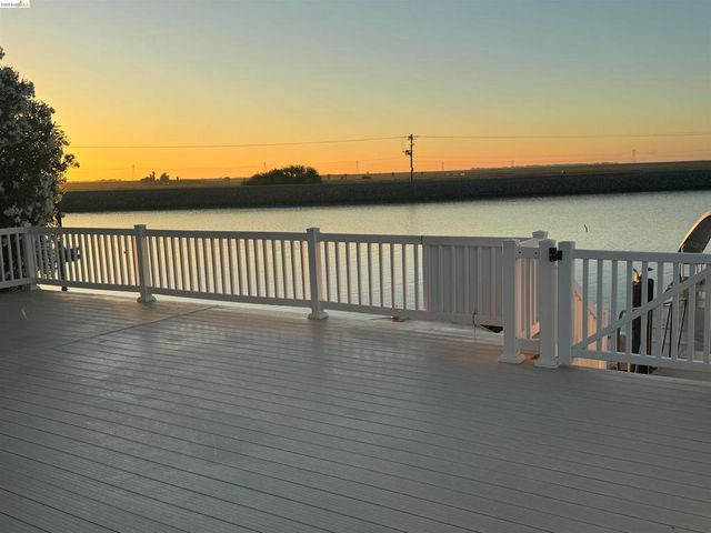 5880 Starboard Dr, Discovery Bay, CA 94505