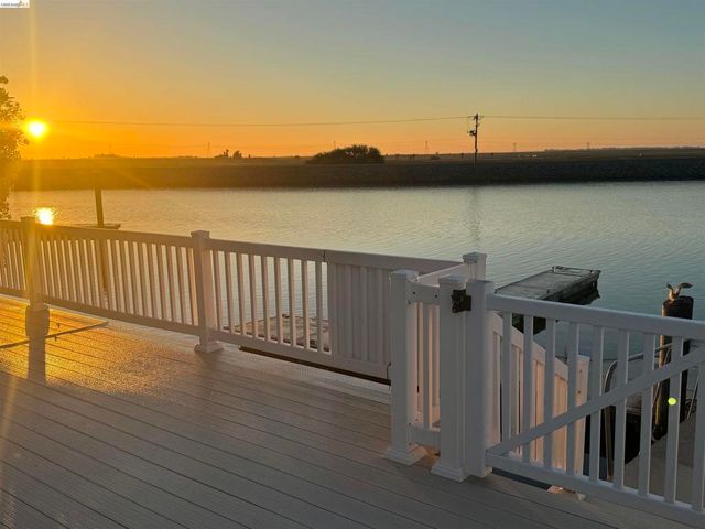 5880 Starboard Dr, Discovery Bay, CA 94505