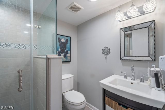 26 Mount Vernon St, Nutley Twp., NJ 07110