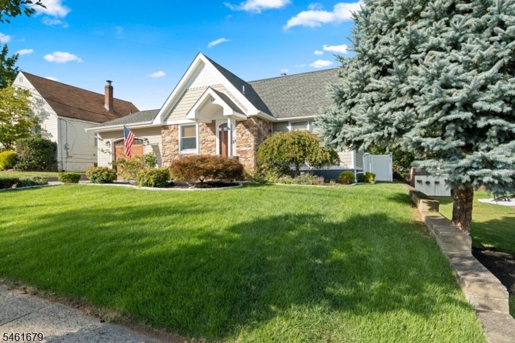 Image 2 of property listing at 26 Mount Vernon St, Nutley Twp., NJ 07110
