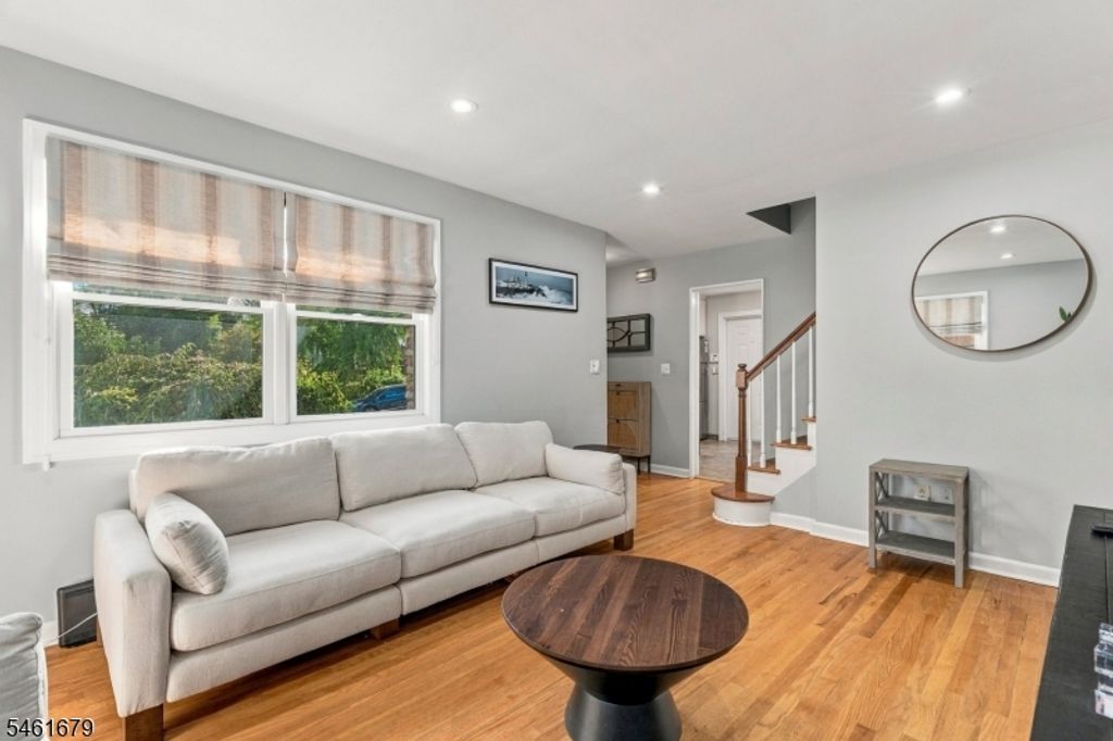 Image 11 of property listing at 26 Mount Vernon St, Nutley Twp., NJ 07110