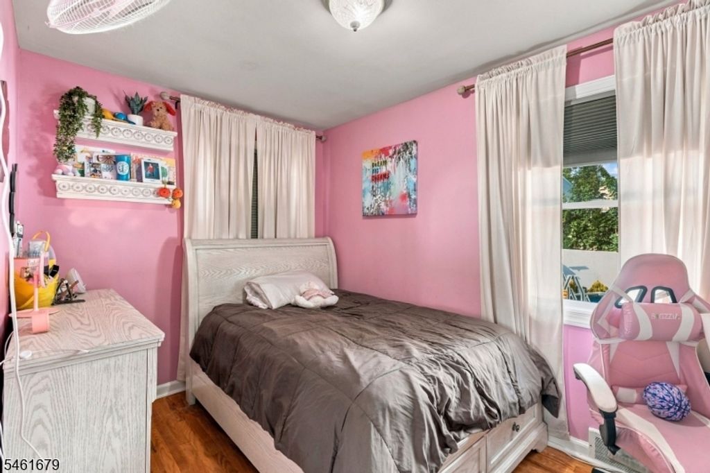 Image 14 of property listing at 26 Mount Vernon St, Nutley Twp., NJ 07110