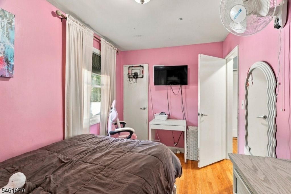 Image 15 of property listing at 26 Mount Vernon St, Nutley Twp., NJ 07110