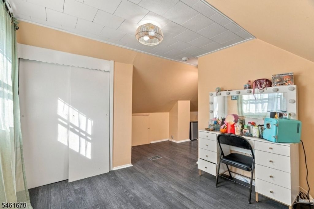 Image 18 of property listing at 26 Mount Vernon St, Nutley Twp., NJ 07110