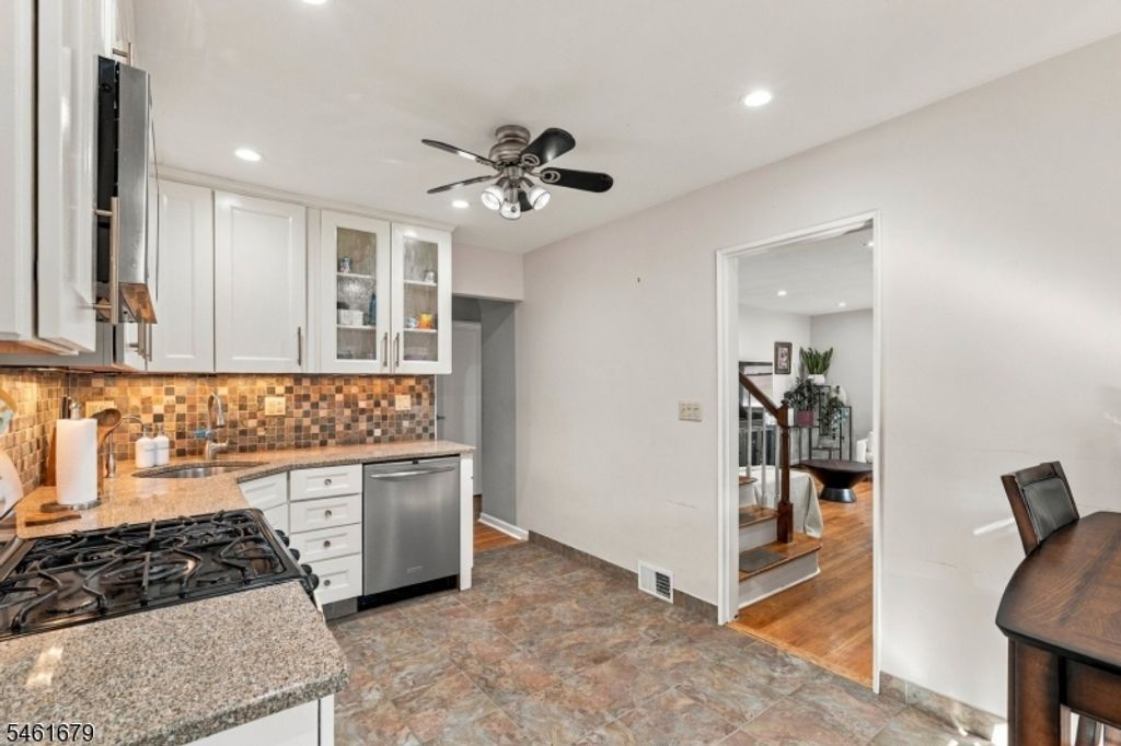 Image 5 of property listing at 26 Mount Vernon St, Nutley Twp., NJ 07110
