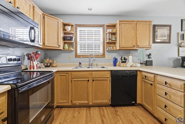 4007 NW Fielding TER, Topeka, KS 66618