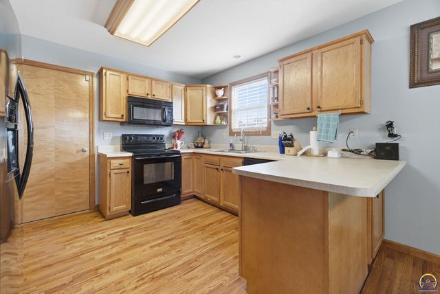 4007 NW Fielding TER, Topeka, KS 66618