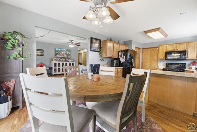4007 NW Fielding TER, Topeka, KS 66618