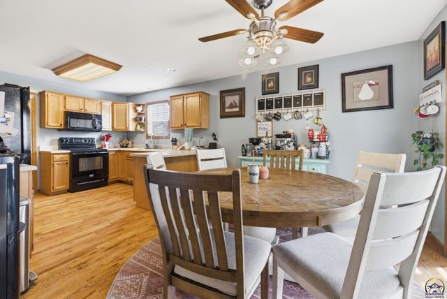 4007 NW Fielding TER, Topeka, KS 66618