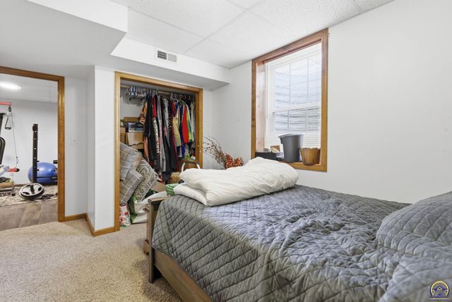 4007 NW Fielding TER, Topeka, KS 66618