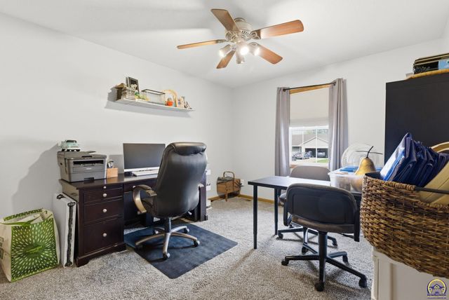 4007 NW Fielding TER, Topeka, KS 66618