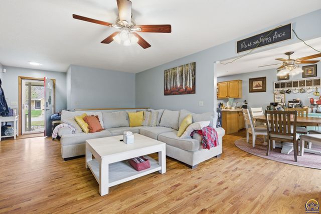 4007 NW Fielding TER, Topeka, KS 66618