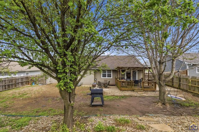 4007 NW Fielding TER, Topeka, KS 66618