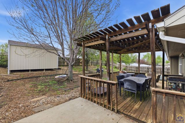 4007 NW Fielding TER, Topeka, KS 66618