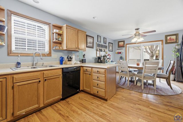 4007 NW Fielding TER, Topeka, KS 66618