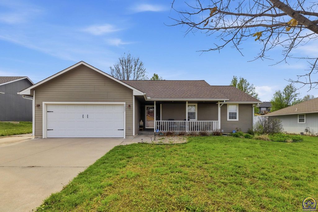 4007 NW Fielding TER, Topeka, KS 66618