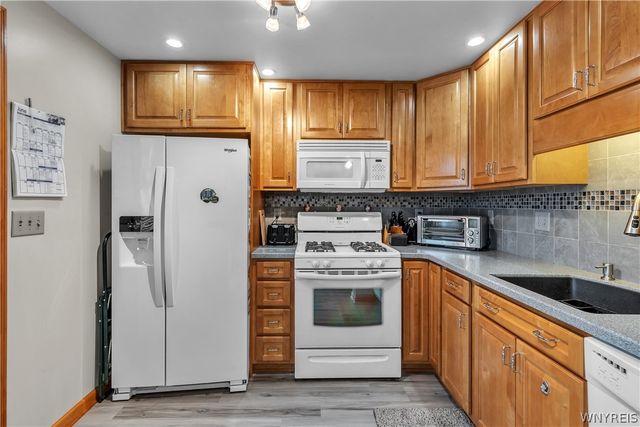 631 Skinnersville Road F, Amherst, NY 14228