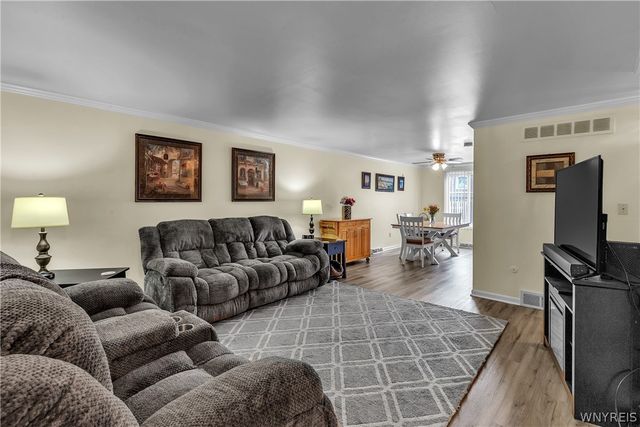 631 Skinnersville Road F, Amherst, NY 14228