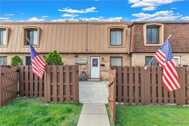 631 Skinnersville Road F, Amherst, NY 14228