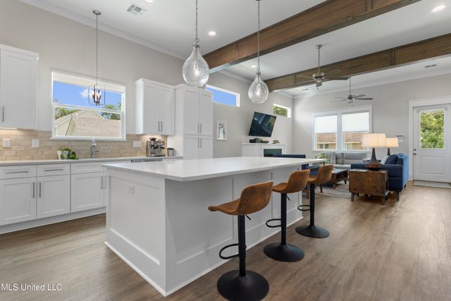 205 Caron Lane, Bay Saint Louis, MS 39520